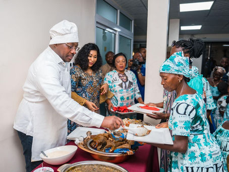 Un repas de cœur et des fonds de Commerce pour les veuves de FUNA : La Fondation Widal à l'œuvre