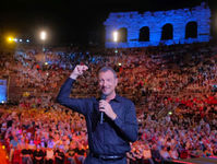 "Arena Suzuki dai 60 ai 2000": stasera su Rai Uno