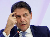 Giuseppe Conte ospite a "Fuori dal Coro" 
