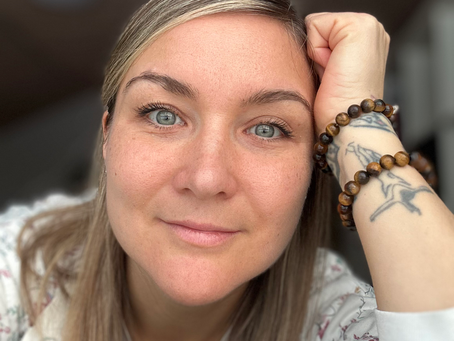 Når selvkritik ikke gør dig bedre – men mere væk fra dig selv