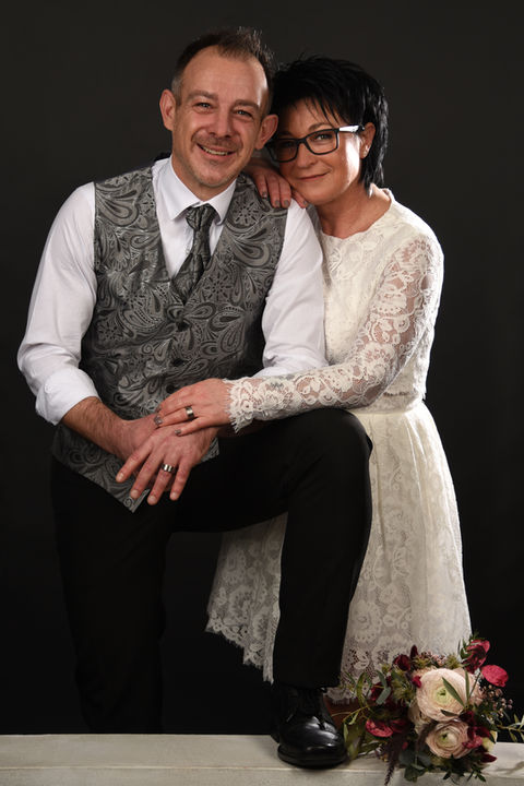 Studio Portrait Hochzeit Bad Dürkheim Blumen Braut Strauss Fotograf