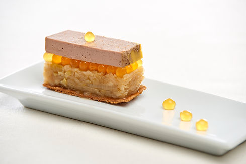 opera foie gras, confit d'oignons et perles de mangue