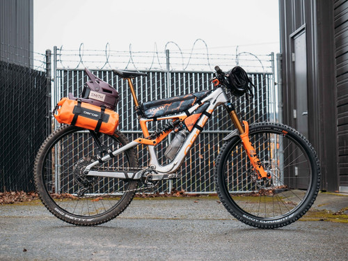 ハミ　ハンドクラフトフレームバッグ　カスタム Custom Full Suspension Frame Bag | LOAM Equipment