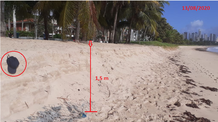 Foto 8: Processo erosivo em propagação na direção da praia de Tambaú (Foto feita em 13/08/2020).