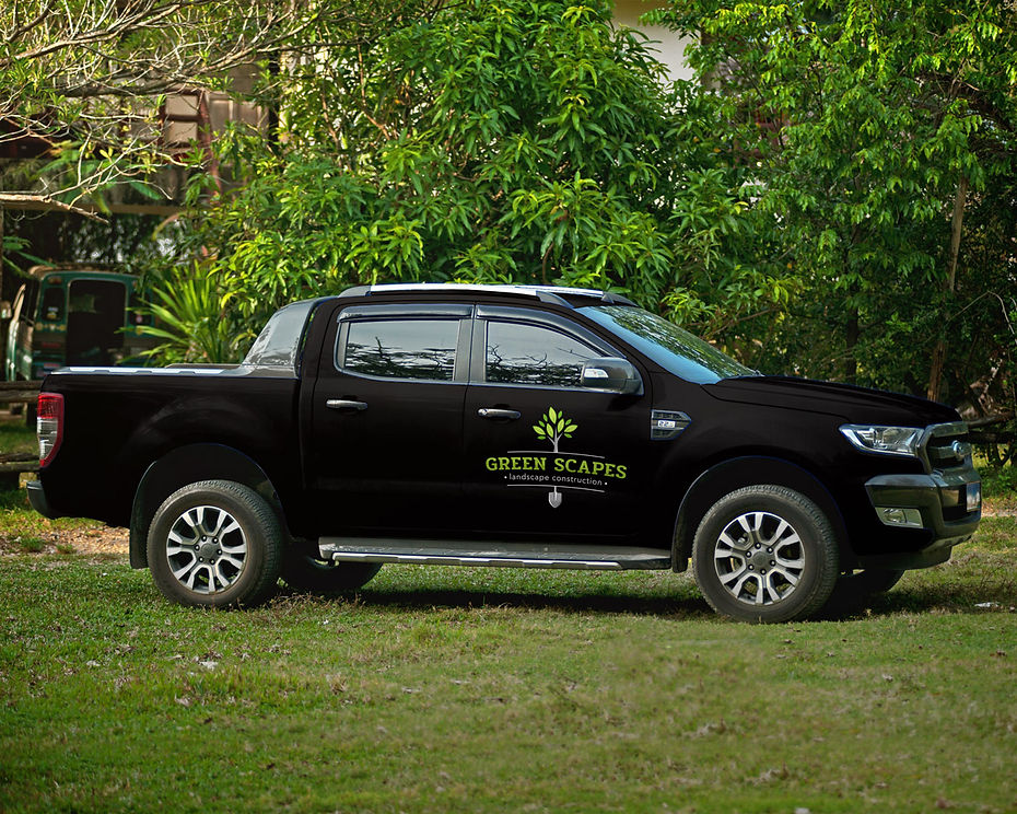 Green_Scapes_truck.jpg