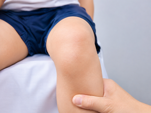 A mi hijo le duele la rodilla u otra articulación