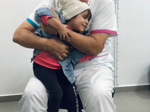 Mi hijo esta amarillo tiene Hepatitis