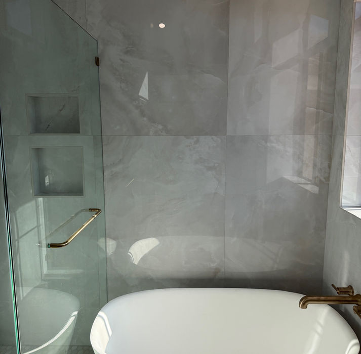 Modern freestanding tub by local bathroom remodeler Orange County.