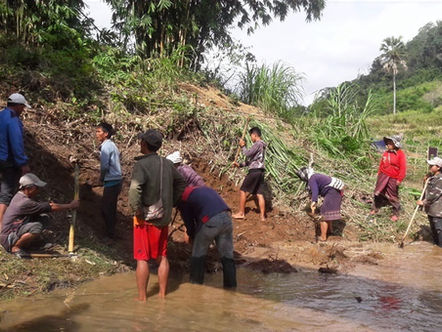L'eau : un droit (chantier de CHOM ONG)