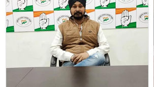 इंद्रजीत सिंह दिगवा विक्की सरदार फेसबुक प्रोफाइल कांग्रेस आस्था विवाद