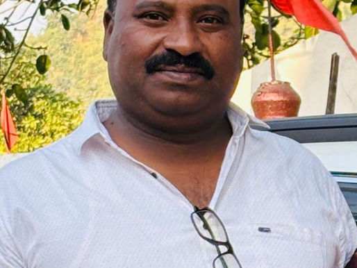 क्षतिग्रस्त कार की फोटो के लिए: कुरूद-मेघा रोड चरमुड़िया मोड़ पर हाईवा की टक्कर से क्षतिग्रस्त भारत भूषण ठाकुर की वैगनआर कार