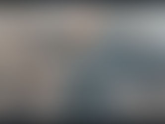 धमतरी बोड़रा के खेतों में लगी भीषण आग का धुआं और जलती फसल।