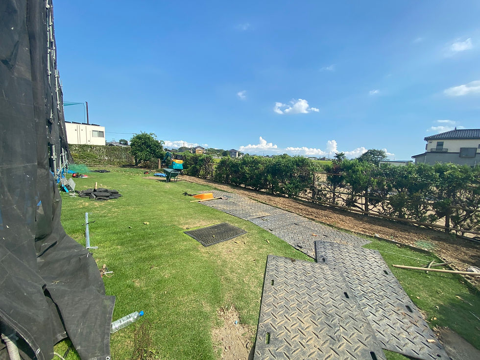 ガーデニングや家庭菜園も楽しめる広々とした庭