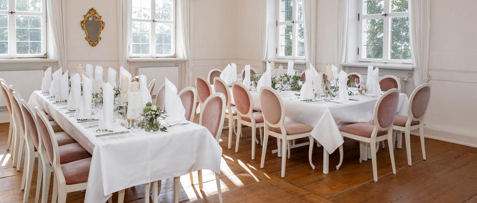 Hochzeit Hochzeitslocation Deko Schloss Atzelsberg Erlangen Nürnberg Hochzeitsinspiration