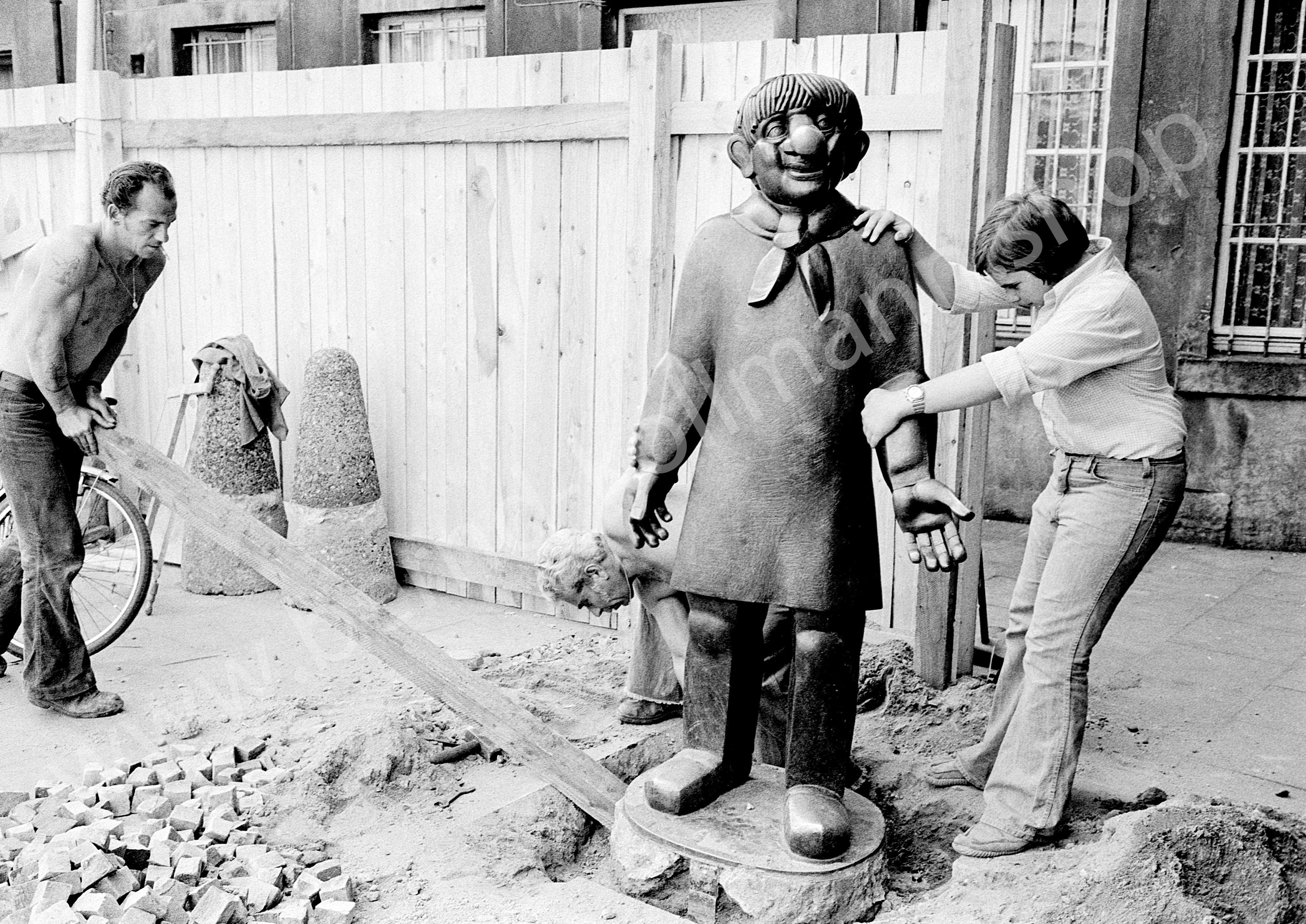 Tünnes - Aufstellung