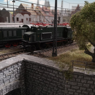 Abgestellte Lokomotiven am Bahnhof von St. Martin.