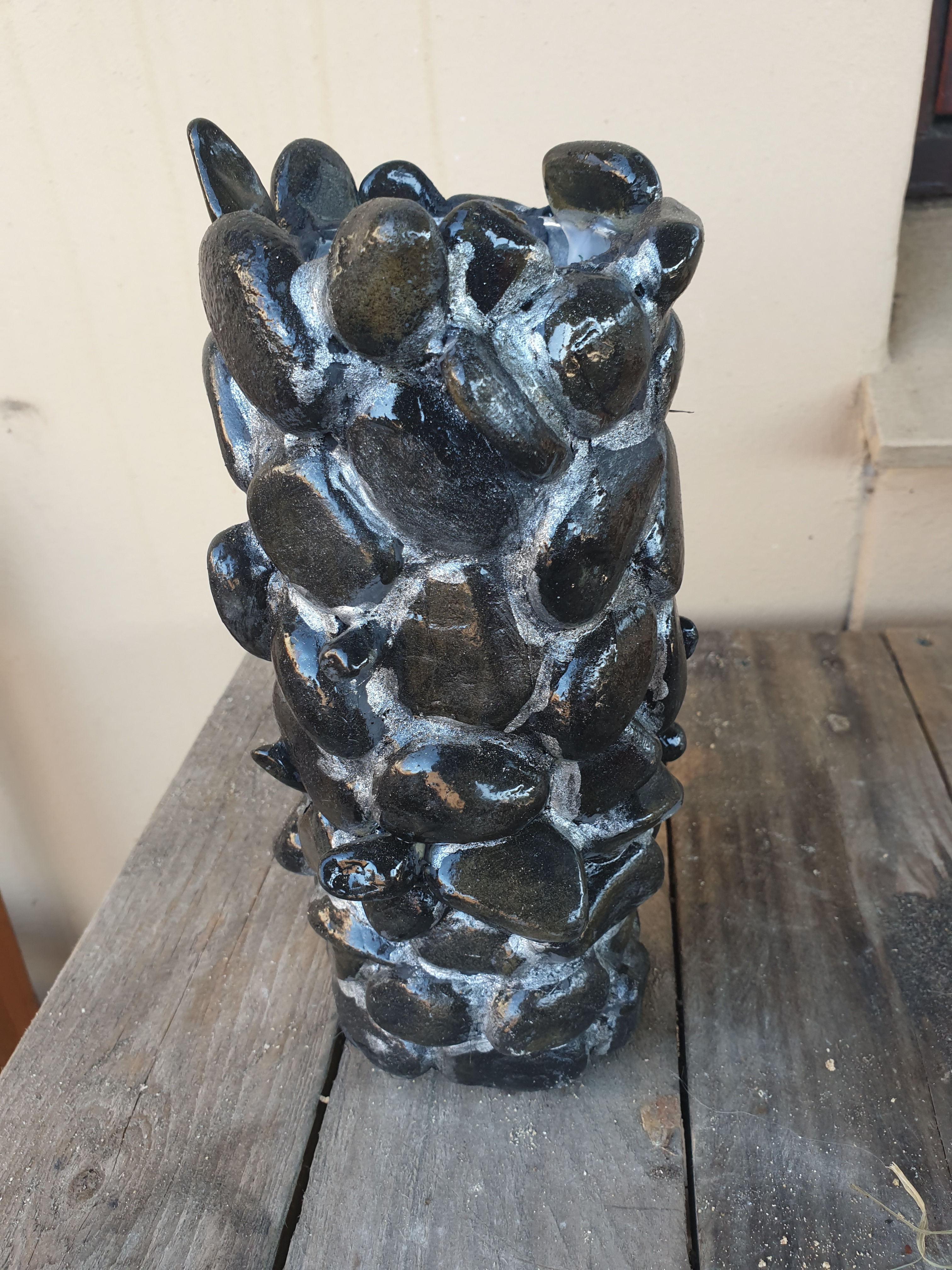 pebble pot