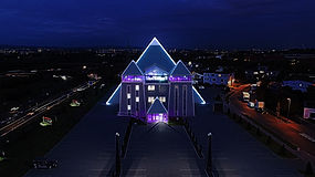Groß (pyramide nacht).jpeg