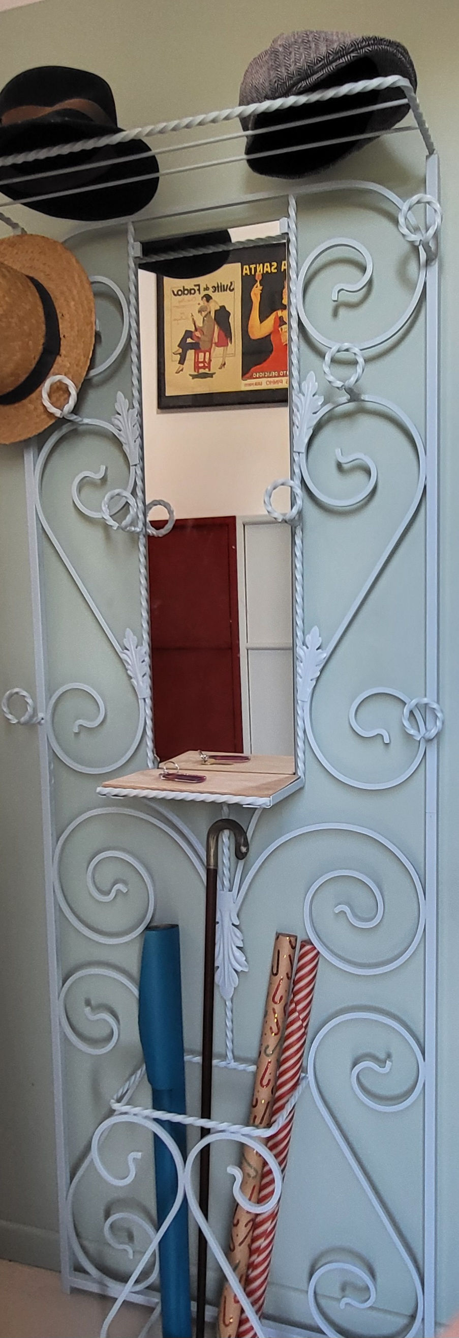 Miniature : Vestiaire en fer forgé