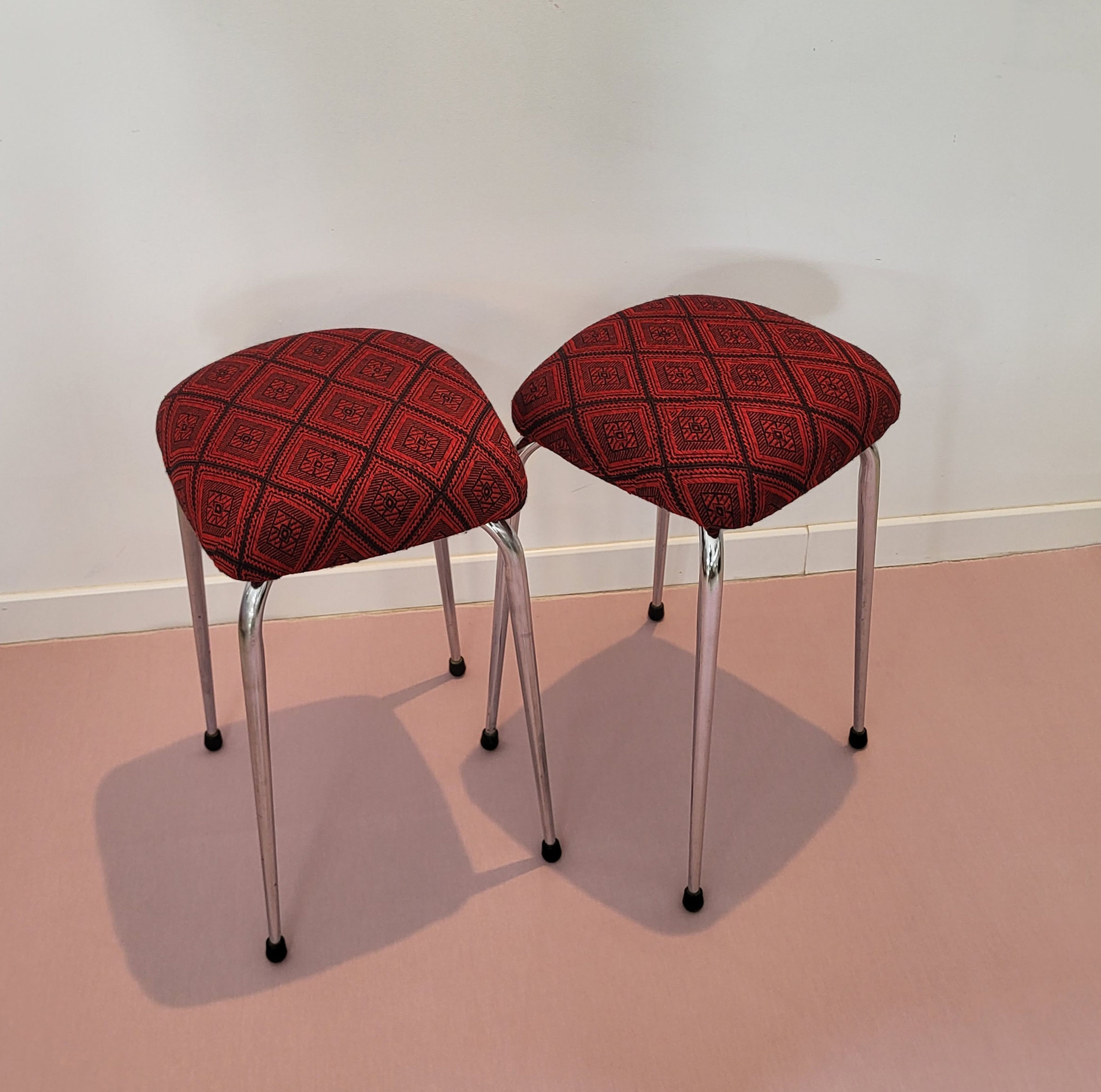Tabouret duo rouge et noir