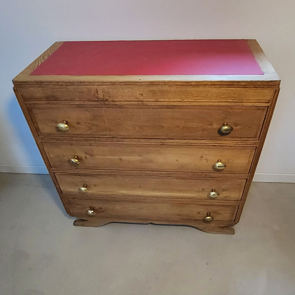 Miniature : Commode vintage au skaï rouge