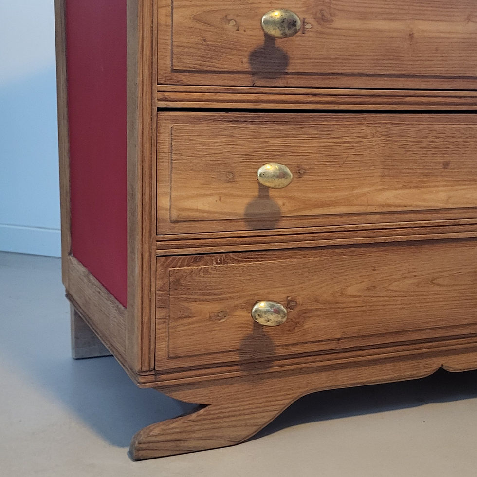 Miniature : Commode vintage au skaï rouge