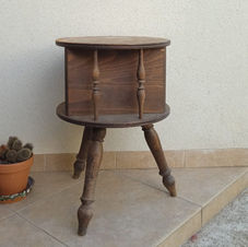 Meuble d'appoint à rénover