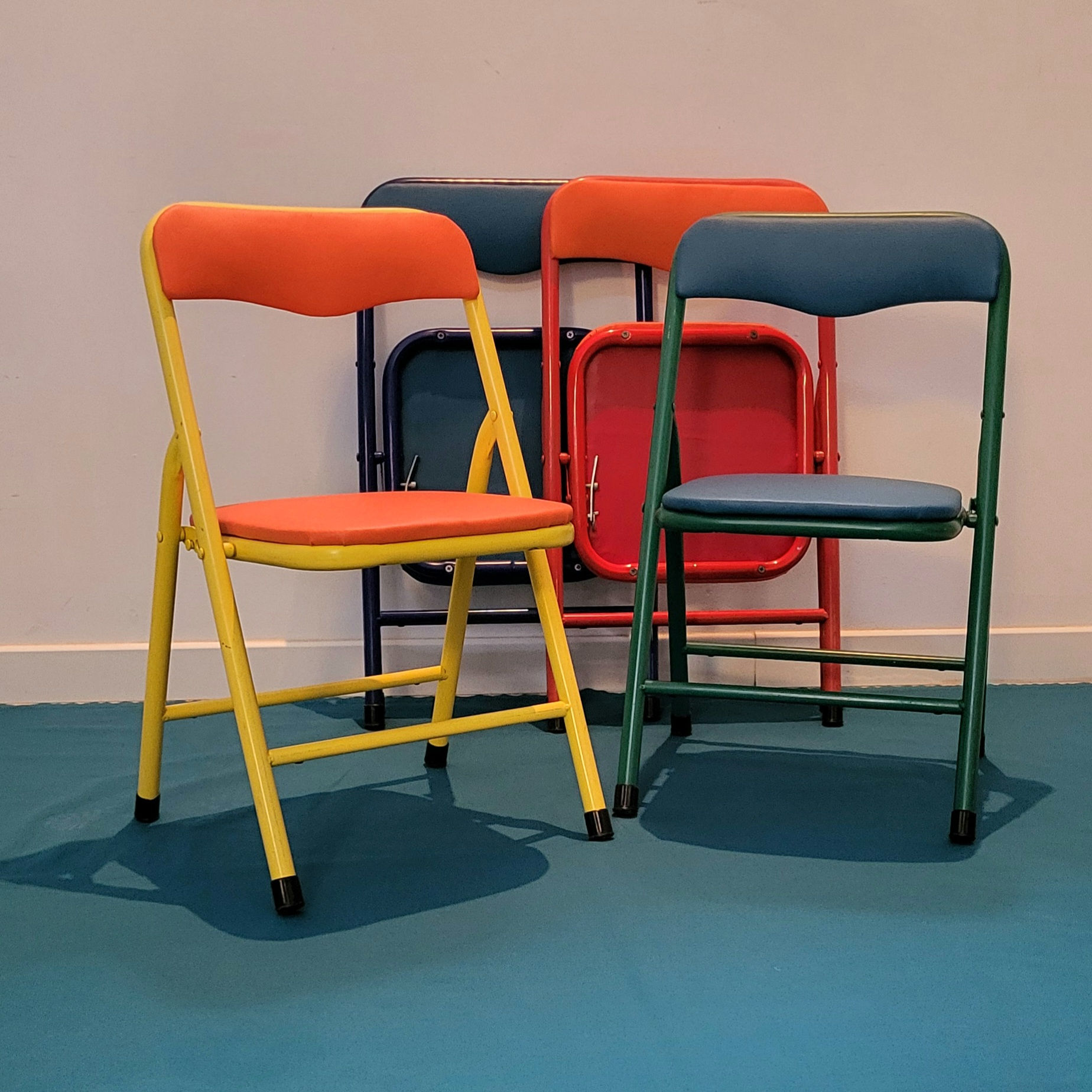 Chaise enfant colorée