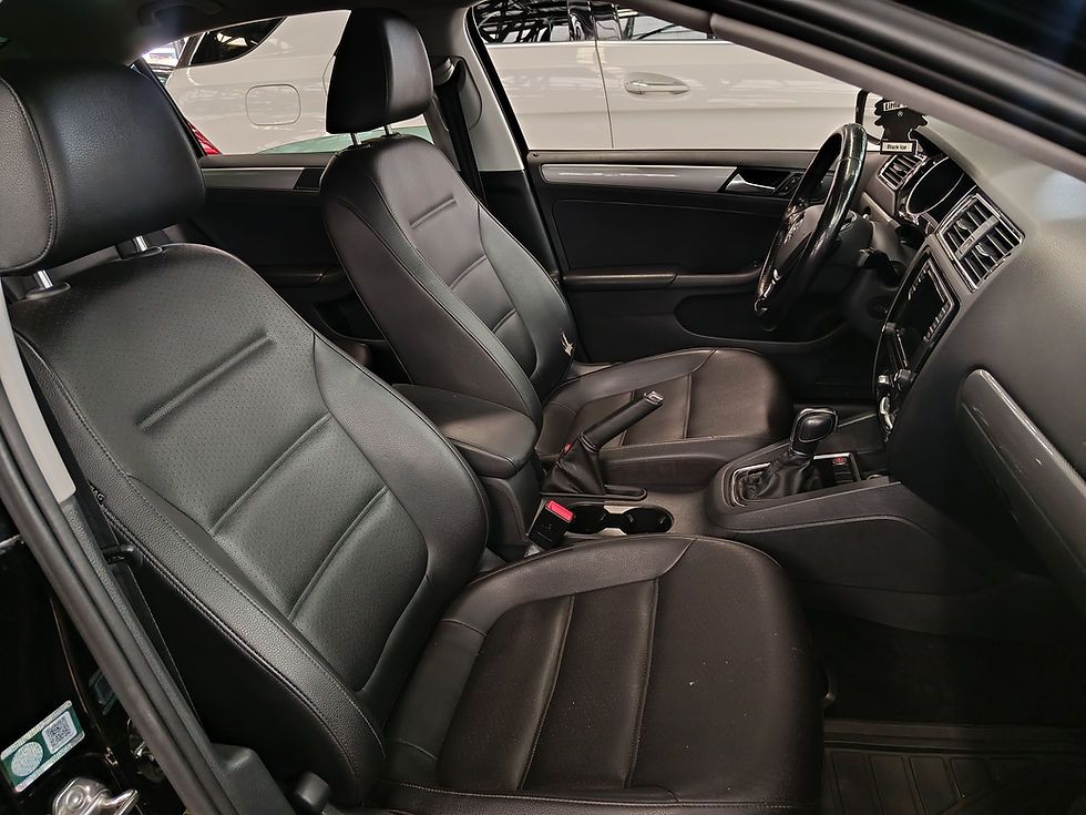 Miniatura: Volkswagen Jetta Sport 2018