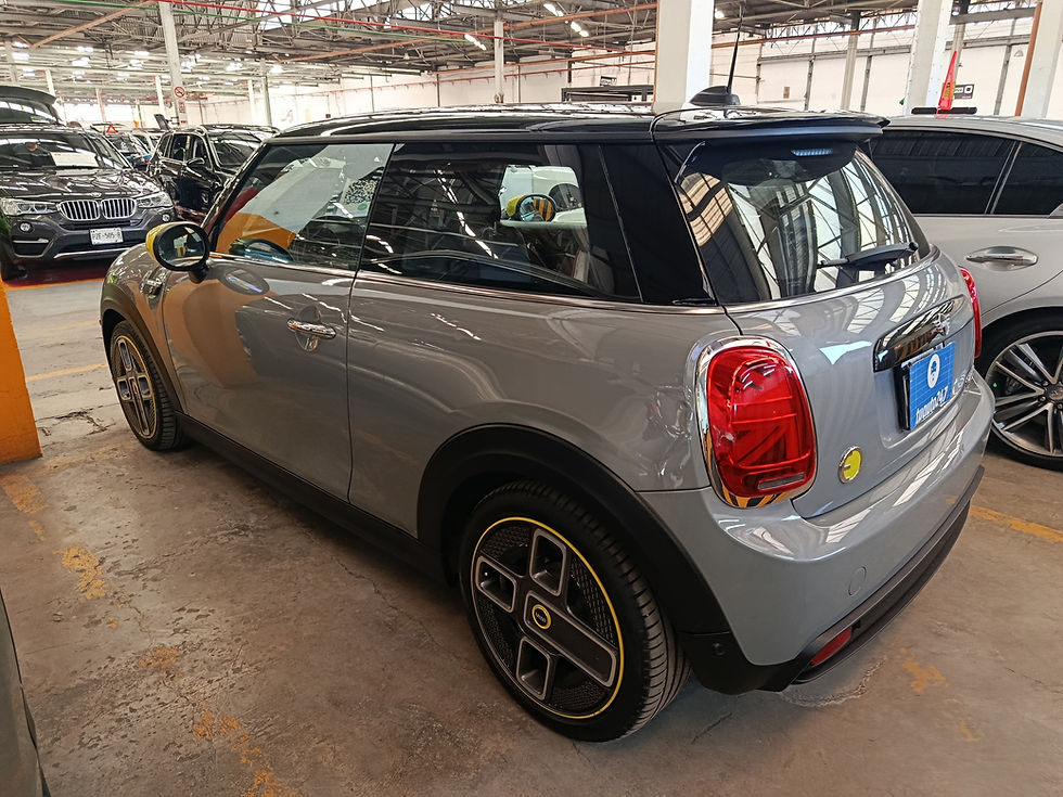 Miniatura: Mini Cooper S Iconic 2023