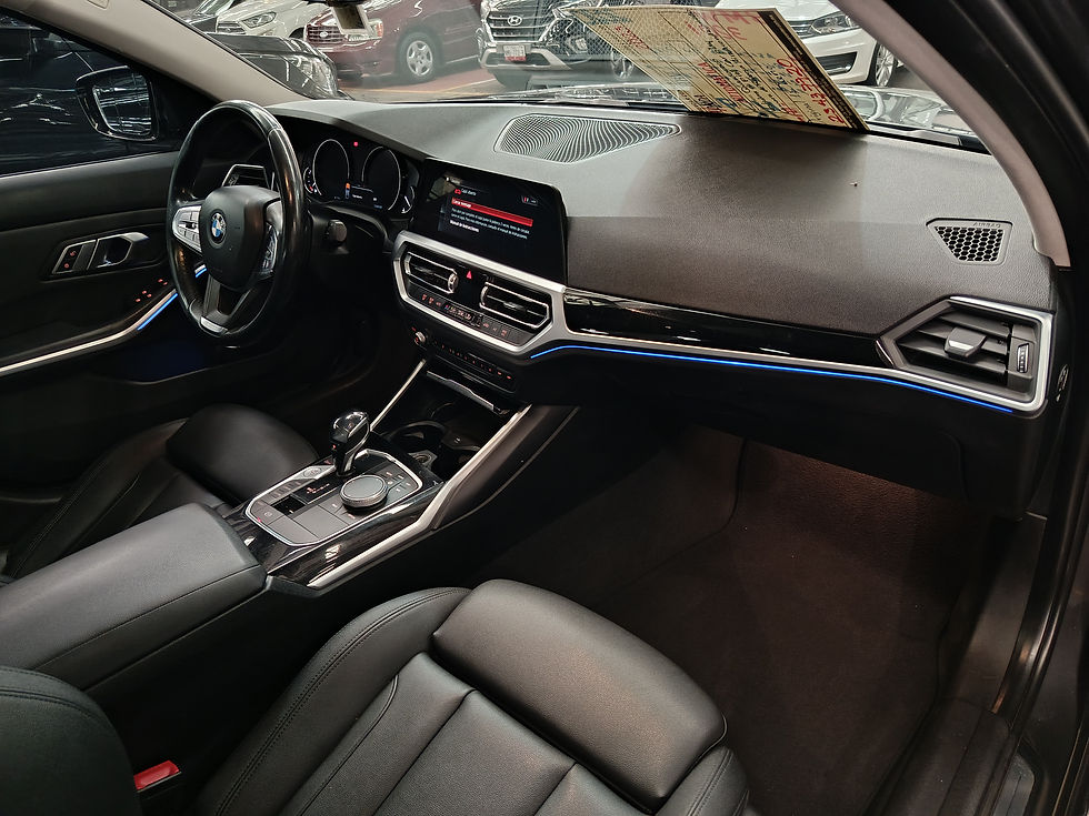 Miniatura: BMW 320i 2020