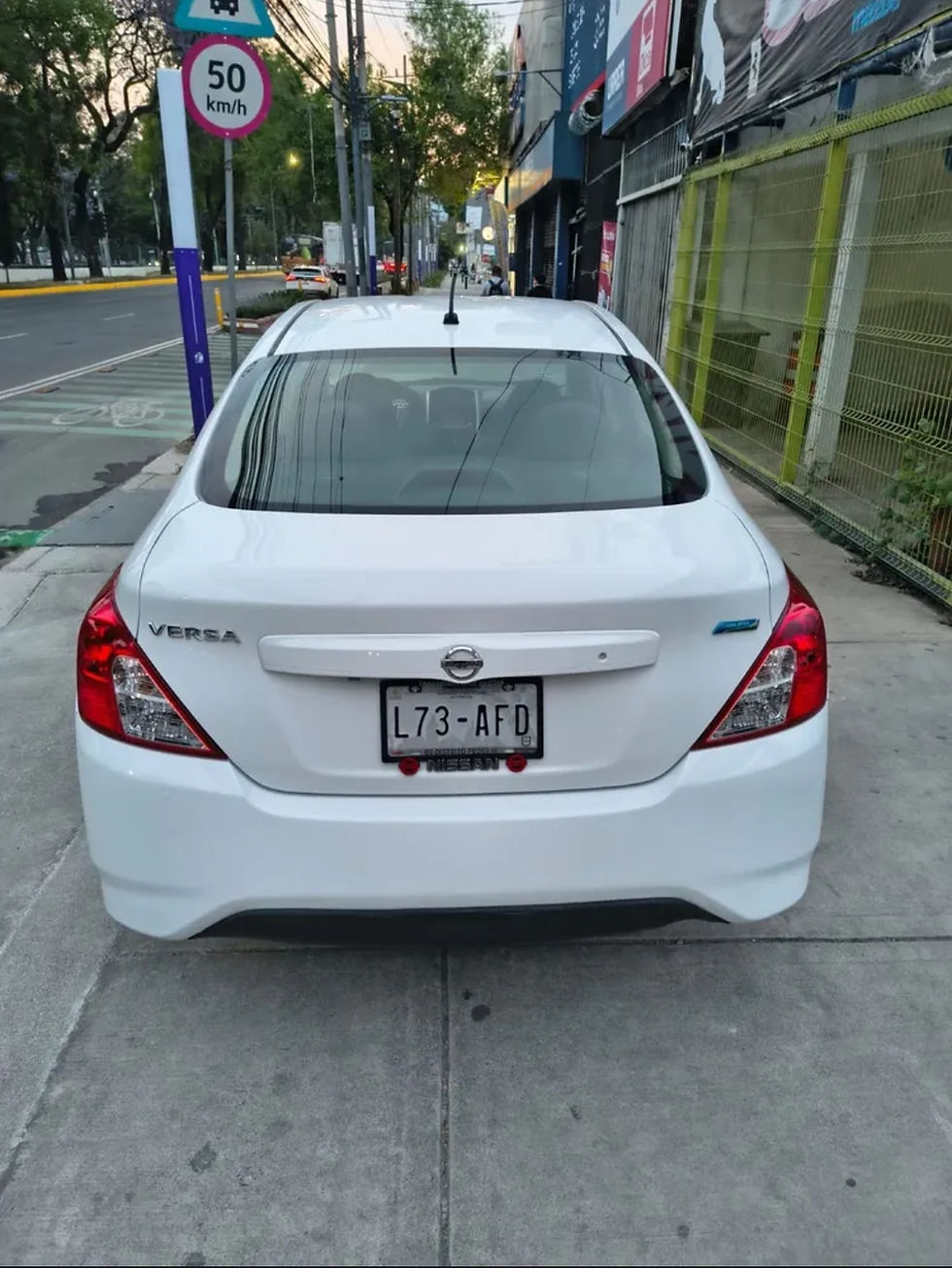 Miniatura: Nissan Versa 1.6 Advance At 2015