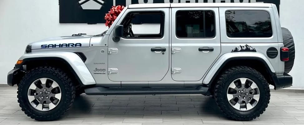 Miniatura: Jeep Wrangler 3.6 Unlimited Sahara 4x4 At 2023