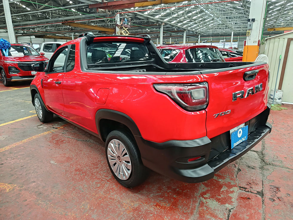 Miniatura: Dodge Ram 700 SLT 2021