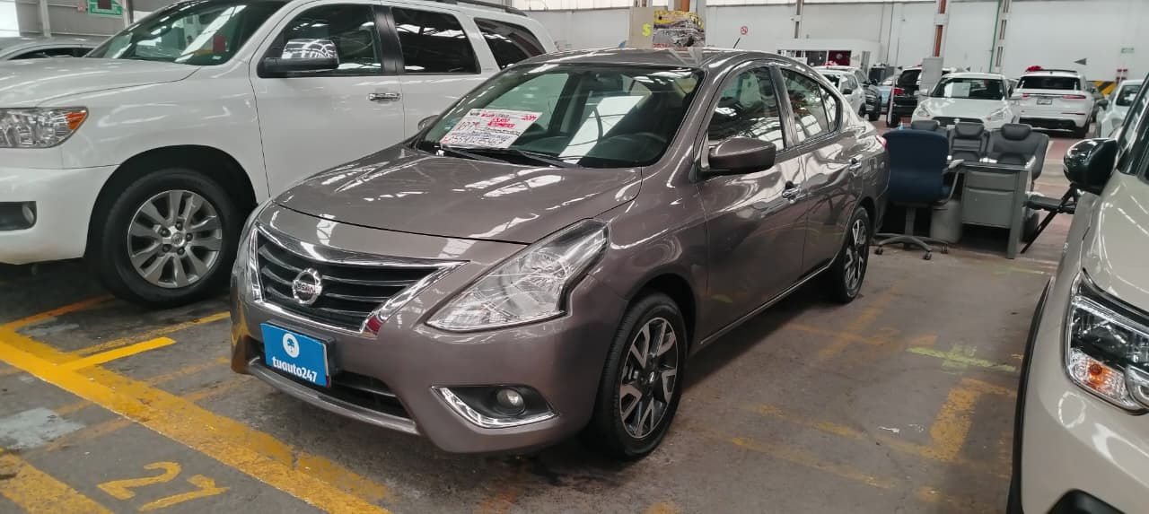 Nissan Versa Advance 2019