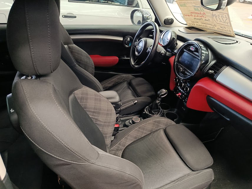 Miniatura: Mini Cooper 2016