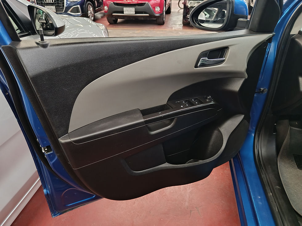 Miniatura: Chevrolet Sonic LT 2017