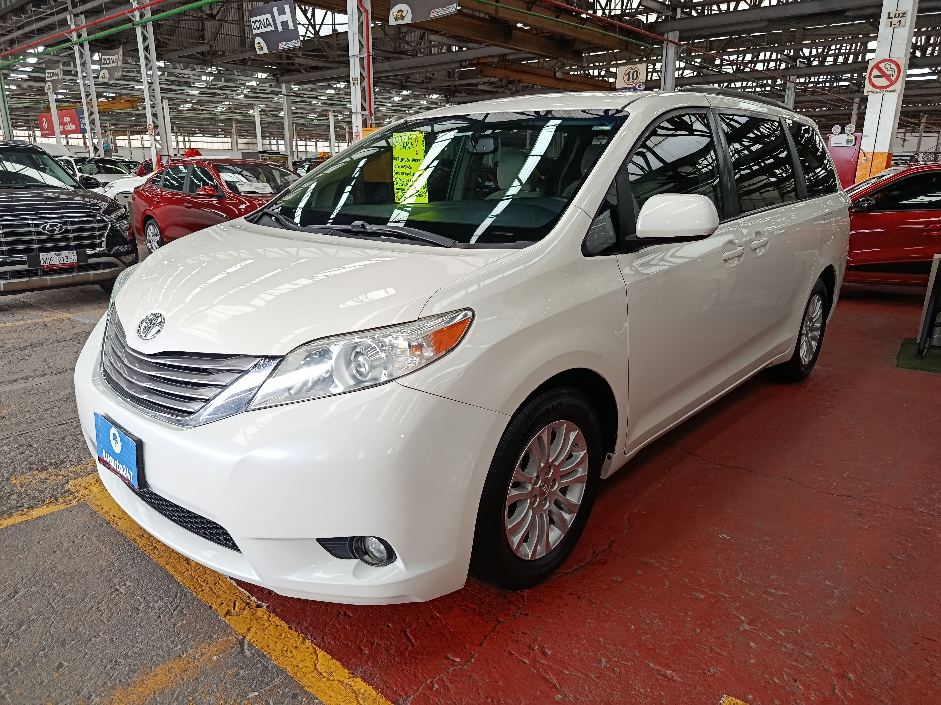 Toyota Sienna XLE 2016