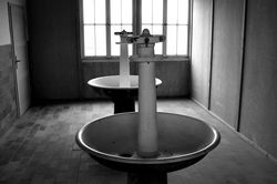konzentrationslager-1115754_960_720