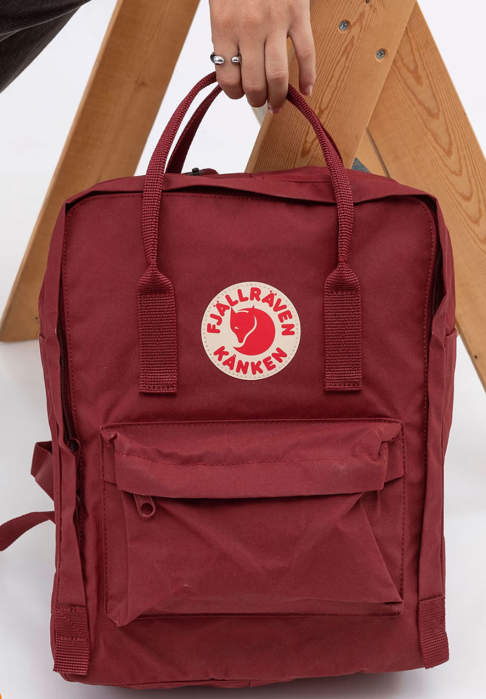 תמונה ממוזערת: Kanken Classic - תיק גב קלאסי קאן קן 16 ליטר בצבע אדום