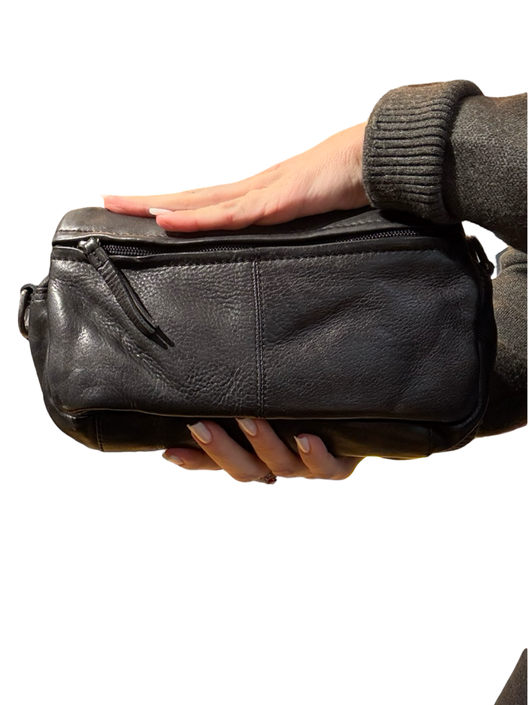 תמונה ממוזערת: תיק צד|כתף עור שחור yael keidar דגם DIW36757