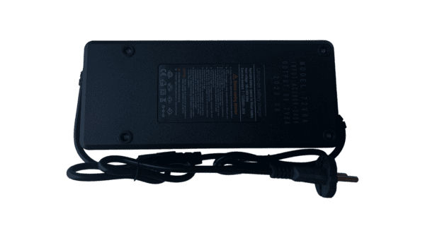 Зарядний пристрій 21S 8A штекер C13 Li-ion