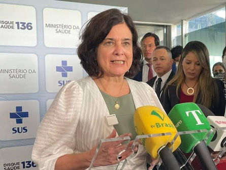 Nísia Trindade garante repasses do Piso da Enfermagem até dia 21 de agosto.