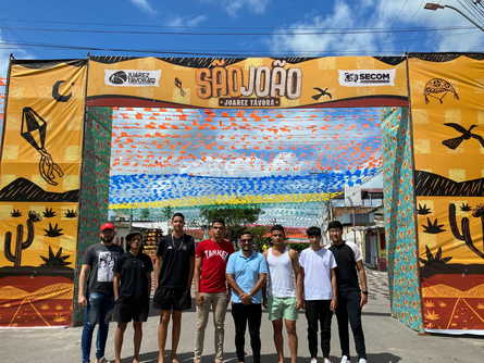 A Secretaria de Comunicação e Eventos de Juarez Távora, conclui a ornamentação dos festejos juninos.