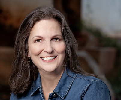headshot for kidlit clubhouse.jpg