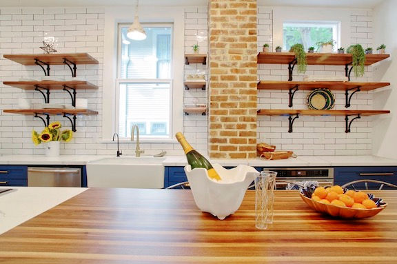 PineStKitchen3.jpg