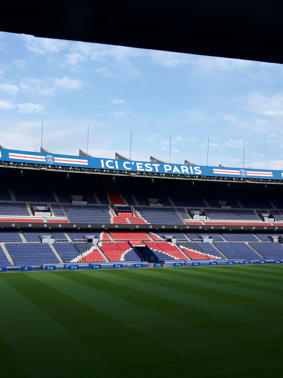 Light, sonorisation et direction technique complète au Parc de Princes à Paris.