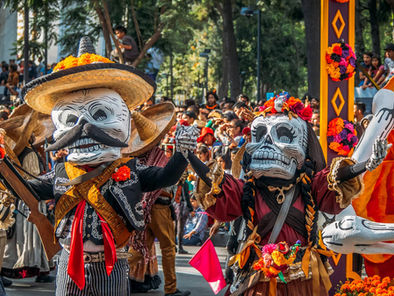 Por que é comemorado o día de los muertos no México?