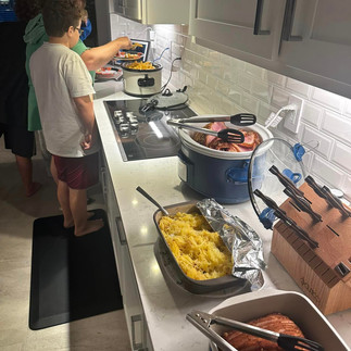 Hurricane Milton Guests in line for dinner