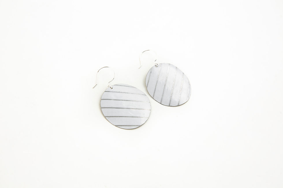 Thumbnail: FULLMOON FLAT EARRINGS